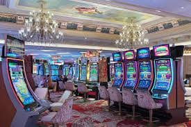 bc game ဂိမ်းလော်ဘီ မြန်မာ ကစားသူများ online casino games ကစားနေသောပုံ
